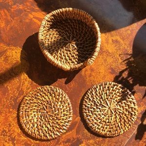 🦊 5/$35 ✿ wicker coasters + holder ✿